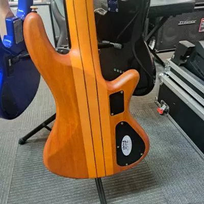 Schecter Stiletto Studio 5 Left Handed 2